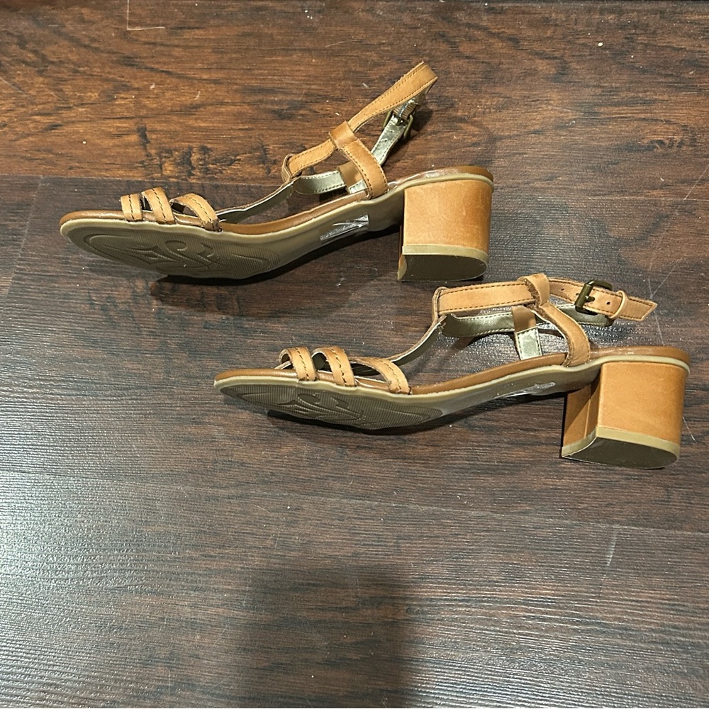 White Mountain tan kitten block heel sandal - Picture 4 of 6